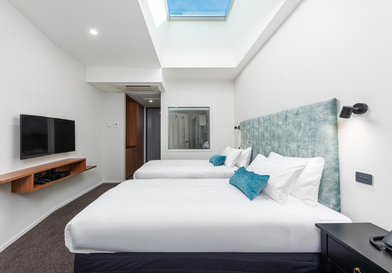 Galaxy Boutique Hotel Lac Tekapo Extérieur photo Skylight in a hotel room