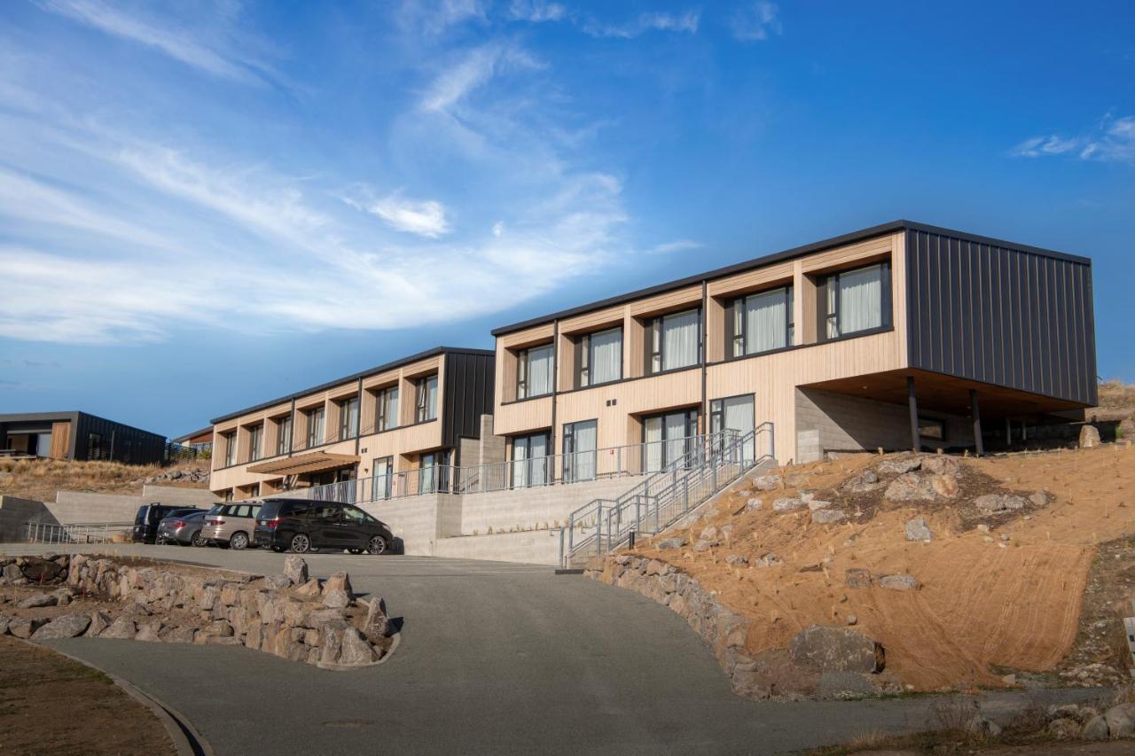 Galaxy Boutique Hotel Lac Tekapo Extérieur photo The new library building